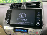 【メーカー純正9型ナビ】インテリアに溶け込むスタイリッシュな「専用設計」メーカーナビを装備♪視認性や操作性など基本性能にも優れ、より上質なカーライフをお楽しみいただけます。