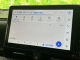 お気に入りや履歴、住所など複数の検索項目がまとまり、目的地を探す際に選びやすい画面構成です。登録機能も表示されており、よく使う行き先の設定にも活用できます。