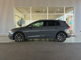 フォルクスワーゲン車伝統のプレスラインを現車で確認してください、ドアの開閉で剛性感のある作りが感じて頂けると思います。