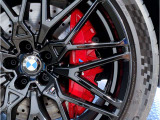 【BMWアロイホイル】軽量かつ強度に拘ったアロイホイル。走行性能ポテンシャルを引き出す設計。車の足元を引き締めてくれる大きなポイントはアロイホイルです。