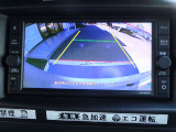 バックカメラ付き☆バックする際に後方の様子をナビモニターに表示してくれます!運転席にいながら、後方確認が出来るので、バック駐車がスムーズに行えます◎