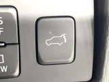【パワーバックドア】スマートキーや運転席のボタンを押すだけでリアゲートが自動で開閉します!荷物を持っている時や、高い位置にあるバックドアを閉める際に便利な機能です♪