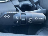トンネル進入時や暗くなれば自動点灯するオートライトです。