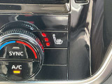 運転席と助手席シートヒーターです。すぐに暖かくなります。