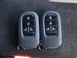 こちらの車両はスマートキー2個付属しておりますのでご安心くださいね(^^)/