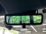 【デジタルインナーミラー】後席の大きな荷物や同乗者で後方が確認しづらい時でも安心!カメラが撮影した車両後方の映像をルームミラー内に表示。クリアな視界で状況の確認が可能です!