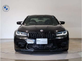 【キドニーグリル】BMWは約90年もの間、ほぼ全ての車両にひと目でBMWだと分かるこの特徴的なフロントグリルが備えられ、デザイン・アイコンとして親しまれてきました。