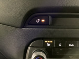 運転席、助手席には3段階で温度調節が可能なシートヒーターを装備しております。ステアリングヒーターはハンドルをじんわりと温めます♪寒い朝でも快適に運転できますよ♪