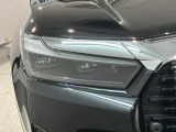 LEDヘッドライトは、点灯の瞬間から最大光量を発揮し、突然暗くなるトンネルなどでの安定感を高めます。