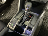 オートマチックシフトレバーは、手になじみ操作しやすい形状で安全運転にもつながります♪