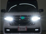 LEDヘッドライト(オートハイビーム機能付)が搭載されており、遠くまで明るく均一に照らし、高速道路等での安心感が向上しております。
