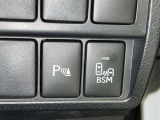 コーナーセンサーを車の前後に装備。障害物までの距離に応じて警告音を変えてお知らせ。縦列駐車時や駐車場・車庫などでの取り回しをサポートします。詳細は販売店スタッフまでおたずねください。