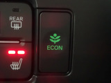 エンジン、エアコンなどを制御し低燃費な『ECONモード』に、また走りを楽しみたいとき、空調など快適性を重視したいときにはスイッチOFFで通常モードに切り替えができます!