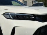 フルLEDヘッドライト、デイタイムランニングランプ付きです