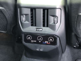 車両の詳細、ご質問につきましては、営業スタッフまでお気軽にご連絡下さいませ。遠方のお客様には実車の詳細動画送信も承ります。お問合せをお待ち致しております。