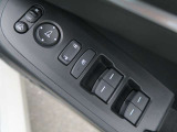 パワーウインドのスイッチはココです!全席AUTO機能付きです。