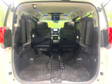 【パワーバックドア】スマートキーや運転席のボタンを押すだけでリアゲートが自動で開閉します!荷物を持っている時や、高い位置にあるバックドアを閉める際に便利な機能です♪