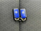 【スマートキー】ドアの開閉時鍵を探さなくても簡単にドアの開閉することが出来ます、また、エンジン始動も車内にスマートキーがあれば簡単に始動することが出来ます