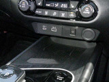 スマホ無線充電機も搭載しております♪乗り降りの多い方もコードの抜き差しも不要ですので快適装備となっております。※USB電源&タイプC&12Vシガーソケットも完備しておりますよ♪