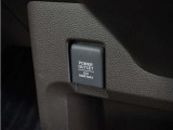 ◆12V電源ソケット◆スマートフォンの充電等にも便利な電源ソケット!使いやすい場所に装備されています。