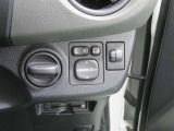 電動格納ミラー! スイッチひとつでミラーを畳めます。