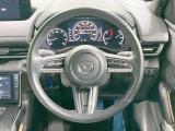 【純正革巻きステアリング】上質な革を使用することで、手にしっかり馴染みとても運転しやすいハンドルです♪