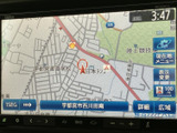 道路や周辺施設が表示され、現在地を確認しながら目的地までの道順を探せます。地図の縮尺や表示切替も画面上で選べるため、日常のお出かけに便利です。