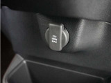 ◆12V電源ソケット◆スマートフォンの充電等にも便利な電源ソケット!使いやすい場所に装備されています。
