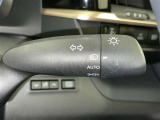 トンネルなど、周囲の明るさの変化でランプ類を自動オン・オフするコンライトです(消し忘れ防止機能付)