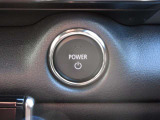 キーを取り出さずに電源ONができるプッシュスタートを採用。スマートな乗り込みを実現し、Rotary-EVらしい先進的な操作感も魅力です。