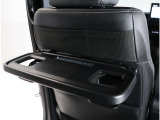 折り畳み式のテーブル付き
