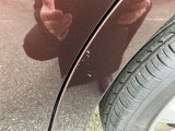 左リアフェンダーにキズがございます。