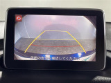 【バックモニター】後ろのカメラの映像をモニターに映し出すことができます!後方の見えない死角や、障害物との距離感をしっかり確認することができます!駐車が苦手な方におすすめです。
