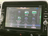 画面にはラジオやテレビ、Bluetooth、USBなどの選択項目が並び、利用する音源を確認しやすい構成です。用途に合わせて項目を選べるため、毎日の移動時間にも活用できます。