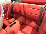 車両はすべて屋内にて保管しておりますので、綺麗な状態のお車をご覧いただけます。
