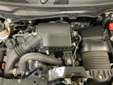 コンパクトなエンジンルームで、室内空間を確保しています。ホンダのMM思想(マンマキシマム・メカミニマム)は今でも受け継がれています。