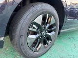 純正アルミホイール付いてます!車の軽量化に繋がることは勿論、見た目の印象が違いますよね♪