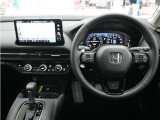 とても握りやすいステアリング!運転手の気持ちがそのまま伝わるかのような反応をしてくれます!小物入れや各ボタンの配置にこだわり、とても使いやすいです !視認性も良好なのでロングドライブもお任せ下さい!