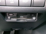 ETC車載器を装備しています。高速道路の料金所もストレスなく通行できます。すっきりとしたビルトインタイプですよ。