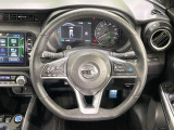 【純正革巻きステアリング】上質な革を使用することで、手にしっかり馴染みとても運転しやすいハンドルです♪