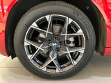 アウトバーンの走行を見据えたBMWの足回りは高い走行性能にこだわりが御座います。
