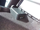 リアシートにもUSB(充電)端子がございます