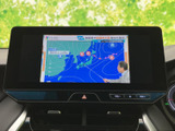 テレビ番組を画面で楽しめる装備です。停車中の休憩時間などにニュースや天気予報を視聴でき、車内で過ごすひとときに便利。画面表示から内容を確認しやすいのも魅力です。