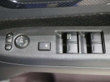 運転席のスイッチ類です。