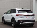 ・摘まめるほど突出したプレスライン。技術力の高さをうかがえます。