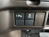 横滑りを抑制し車の姿勢の安定を図るVSA機能、車庫入れや縦列駐車など狭い場所でも安心な障害物センサー搭載。