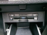 ETC車載器を装備しています。高速道路の料金所もストレスなく通行できます。すっきりとしたビルトインタイプですよ。