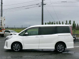 お車に関するご相談はお気軽に店舗スタッフにお問合せ下さい♪豊富な商品知識を備えたスタッフが些細なご相談でも対応いたします♪