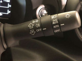 ライトスイッチです。「AUTO」にすると外の明るさに応じてスモールライト・ヘッドライトが自動でON・OFFします。夕暮れ時や屋内駐車場、トンネルなどに便利です。フォグランプもON・OFFできます。