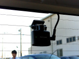 弊社では機器が付いていても「ドラレコ無し」販売としていますので、動作保証はございません。また、ドラレコのご利用には別途SDカードが必要です。